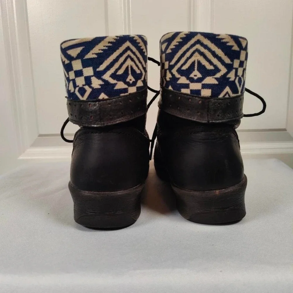Keen Walking Boots Black Leather Aztec Cuff Southwestern Boho Womens 9.5 Outdoor